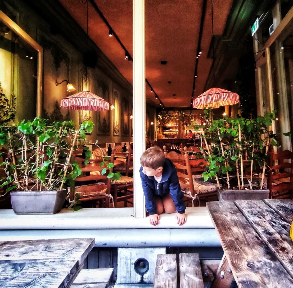 Cafe_scene