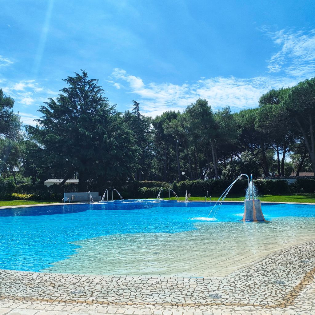 Kids_pool_camping